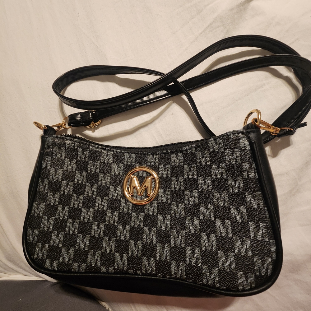 Elegant Black and Gray Shoulder Bag